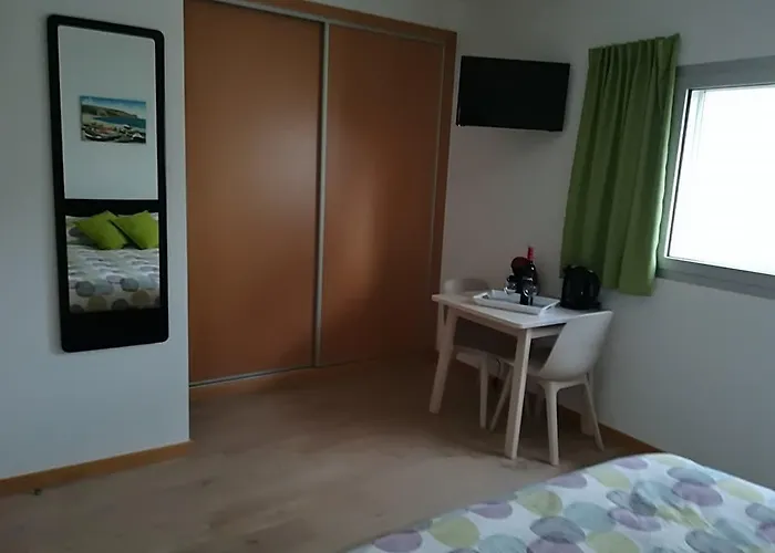 O Pescador לינה וארוחת בוקר נאזרה